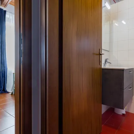 Apartment Center *